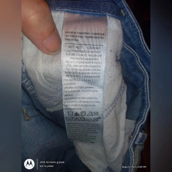 Signature by Levi Strauss & Co. Gold Label Midrise Straight Leg Jeans 6/28 - Picture 4 of 11